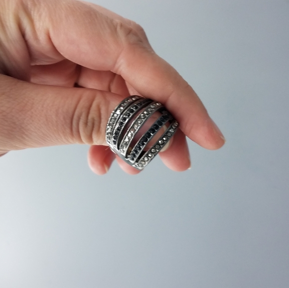 Gunmetal Rhinestone Stretchback Ring - Picture 8 of 9